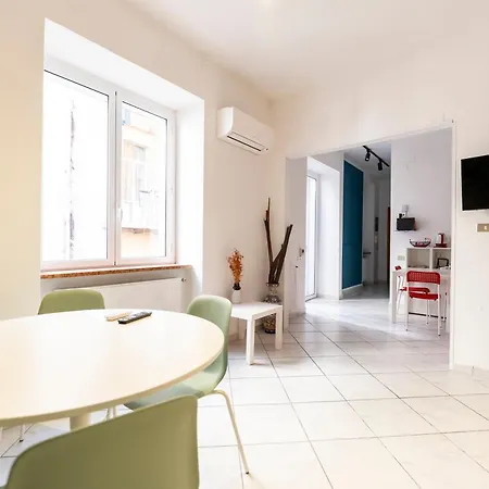 Vico Piazza Nuova 1 *